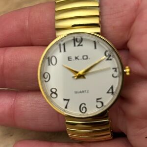 New Gold Quartz stretch band unisex Watch